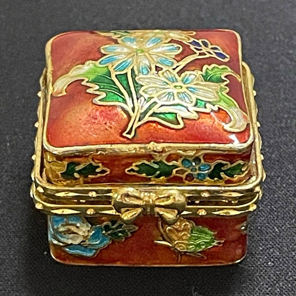 Vintage 1960 Cloisonne Red Orange Floral Hinged Lid Blue Inside Trinket Pill Box